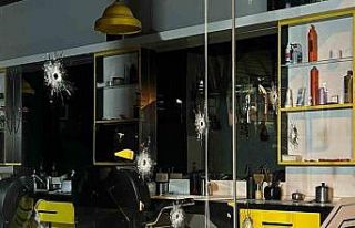 Bağcılar’da berber dükkanı kurşunlandı: 1...