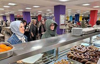 Bakan Göktaş, başkentte KYK yurdundaki kız öğrencilerle...