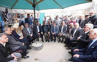 Bakan Tekin, Uzundere’de esnafın bayramını kutladı