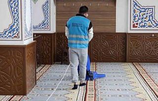 Bandırma’daki camileri yükümlüler temizledi