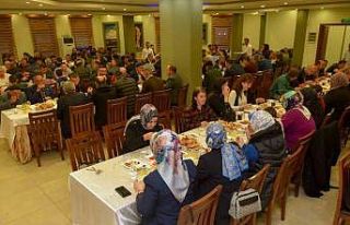 Başkan Arslan, belediye personeliyle iftar programında...