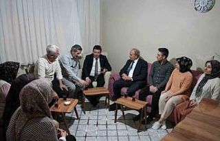 Başkan Aydın, Ayaz ailesinin iftar sofrasına konuk...