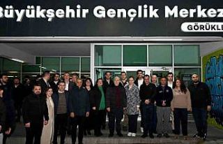 Başkan Bozbey, sahuru gençlerle yaptı