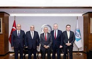 Başkan Büyükkılıç’a Erciyes Anadolu Holding...