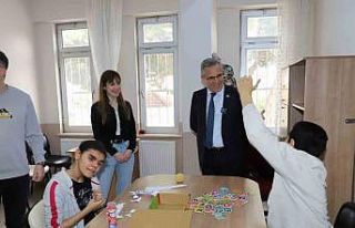 Başkan Tetik’ten özel çocuklara anlamlı ziyaret