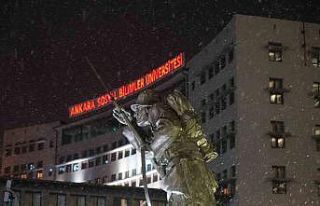 Başkentliler sahura karla uyandı