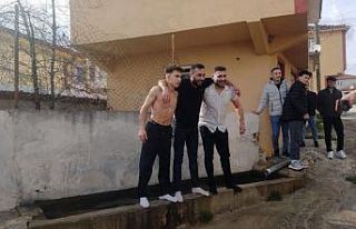 Bayram namazına gelmeyenlere ’sulu’ şaka