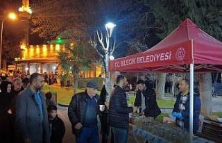 Bilecik’te vatandaşlara helva dağıtıldı