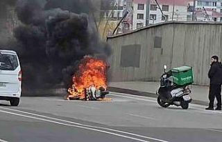 Bingöl’de seyir halindeki motosiklet alevlere teslim...