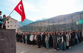 Bitlis Milli Eğitim Müdürü Kaya bayrak törenine...
