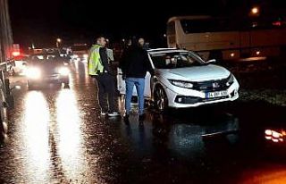 Bolu’da kavşakta otomobil ile kamyon çarpıştı:...