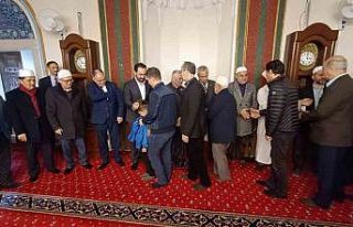 Bülent Arınç, aile fertleri için mevlit okuttu