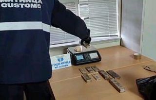 Bulgaristan gümrüğünde tır sürücüsü vücuduna...