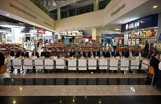 Bulgaristan ve Türkiye sınır görevlileri iftarda...