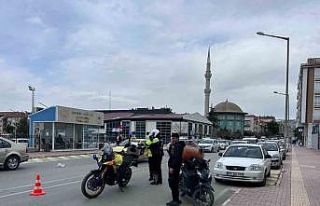 Burdur’da otomobil ile motosikletin çarpıştığı...