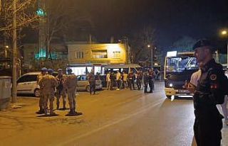 Bursa’da yol verme kavgasına mahalleli karıştı,...