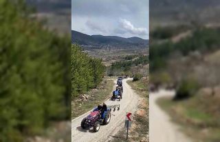 Bursa’nın Issızdere köyünde komşu köye traktörlü...