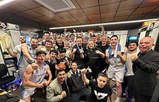 Çayırova Belediyesi, Konya’yı 102-85 mağlup...