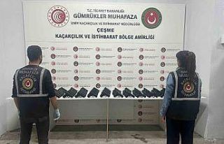 Çeşme Limanı’nda tırın içinden 138 tabanca...