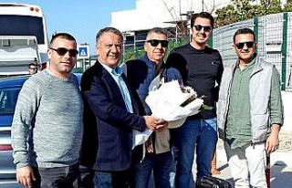 Çeşme’de dostluk maçı heyecanı