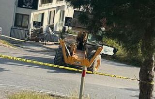 Çeşme’de kepçe operatörüne silahlı saldırı