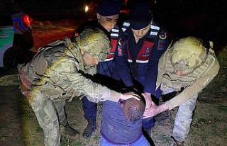 Cinayet zanlısı, film gibi operasyonla yakalandı