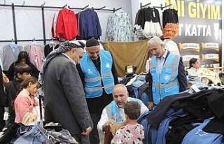 Cizre’de yetim çocuklara bayramlık elbise hediye...