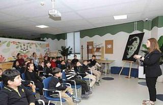 Çocuklar Oyuncak Kütüphanesi’nde hem eğleniyor...