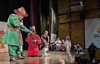 Çocuklar Ramazan şenliğinde eğleniyor