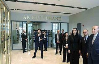Cumhurbaşkanı Erdoğan AK Kütüphane’yi ziyaret...