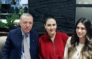 Cumhurbaşkanı Erdoğan gençlerle kafede bir araya...