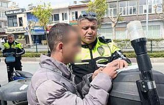 Denetime takılınca ‘ehliyetimi evde unuttum’...