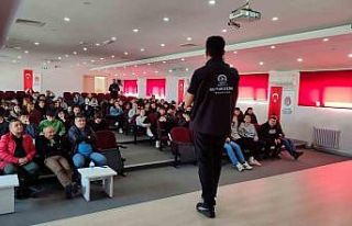 Denizli Büyükşehir Belediyesinden öğrencilere...