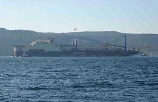 Derin denizde boru döşeme gemisi ’Castorone’...