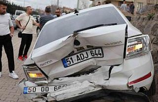 Direksiyonda rahatsızlanan sürücü kazaya neden...