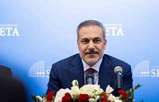 Dışişleri Bakanı Fidan, SETA Yuvarlak Masa Toplantısına...