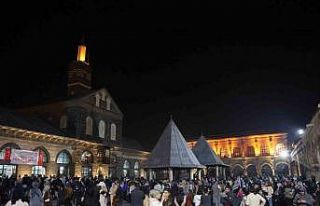 Diyarbakır Ulu Cami Kadir Gecesi’nde doldu taştı