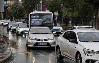 Diyarbakır’da sağanak yağış hayatı olumsuz...