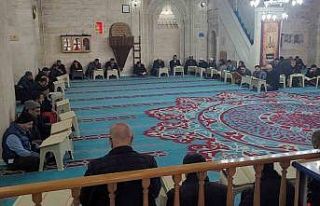 Diyarbakır’da yaklaşık 9 asırlık camide mukabele...