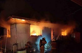 Dörtyol’da müstakil ev alevlere teslim oldu