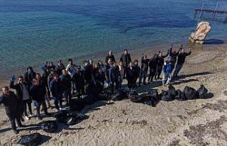 Dünya Su Günü’nde Kuşadası’nda kıyı temizliği...