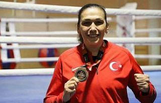 Dünya üçüncüsü olan milli boksör Elif Güneri’den...