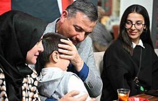 Dünya Yetimler Günü’nde iftar sofrasında buluştular