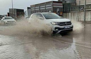 Edirne’de cadde ve sokaklar göle döndü