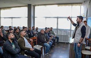 Ekipler sokak hayvanları konusunda bilgilendirildi