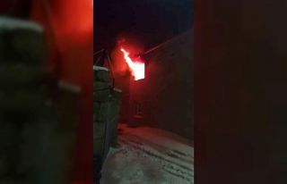 Elektrikli battaniyeden çıkan yangın korkuttu