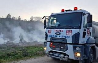 Emet’te çıkan yangında 3 römork saman balyası...