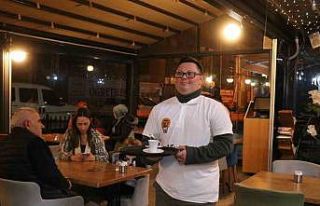‘Engelsiz Kafe’nin gençleri engel tanımıyor