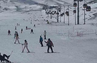 Erciyes’e kar yağdı, sezon uzadı