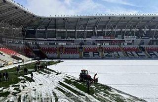Erzincan 13 Şubat Şehir Stadyumu’ndaki yarım...